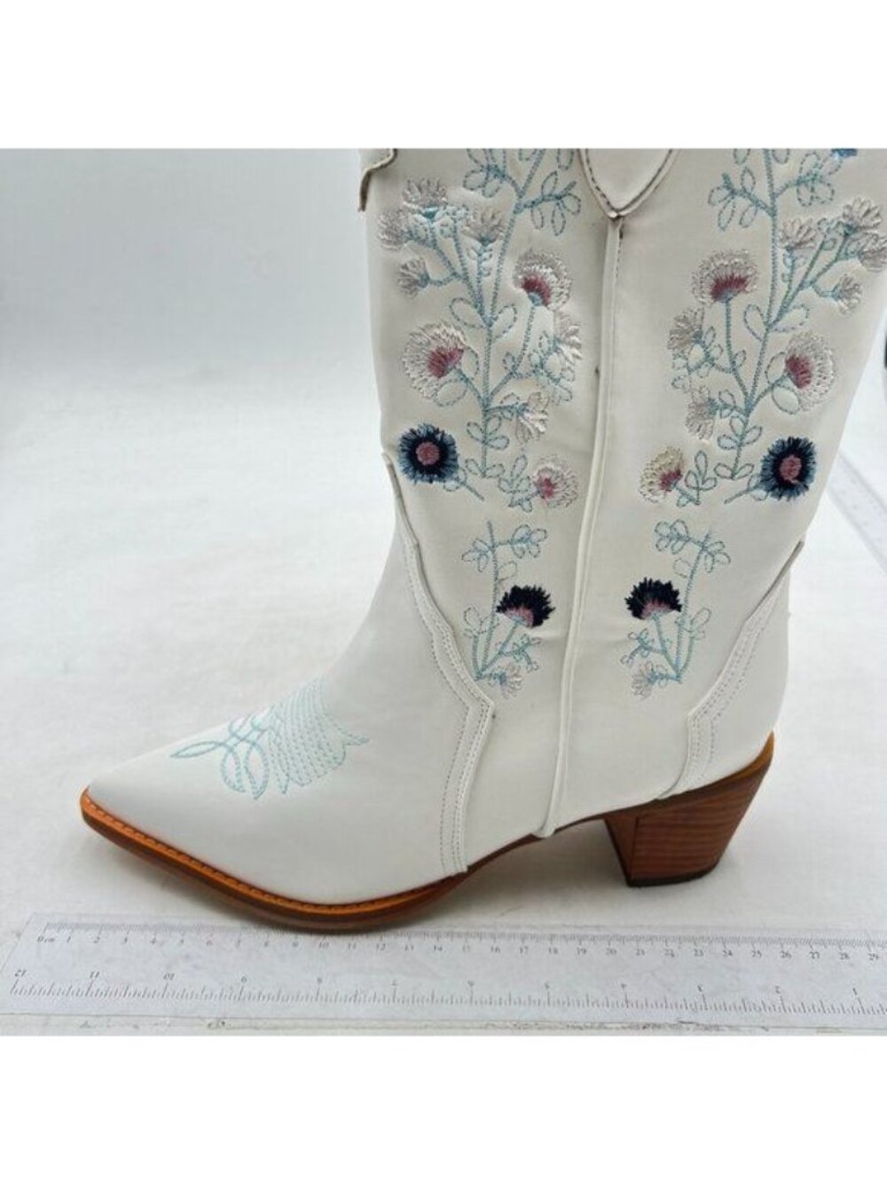 Western Women's Cowboy Cowgirl Boots,Embroidered Round-toe Mid-calf Boots White